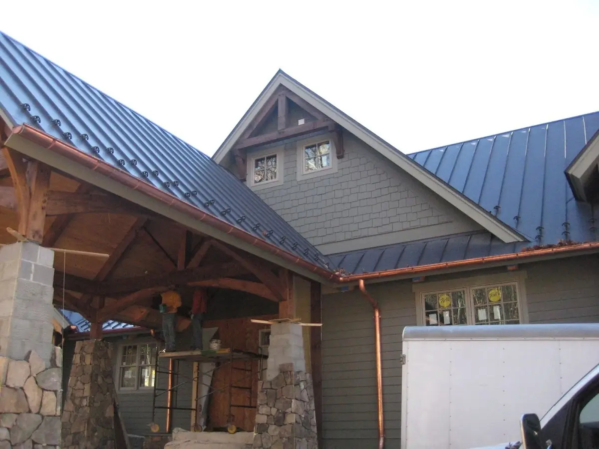 Craftsman Roofing team delivering quality roofing work in Crofton Highlands